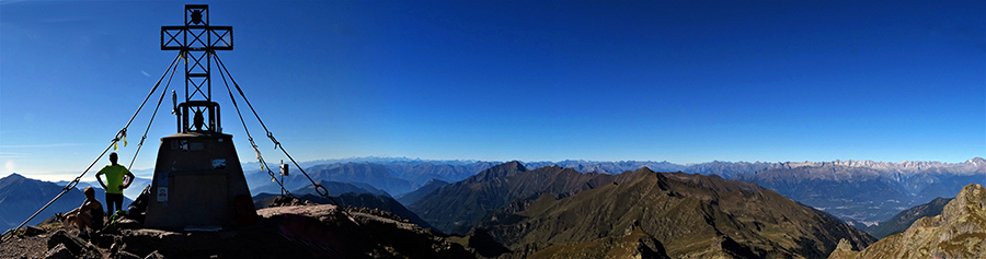 Panoramica dalla vetta del Pizzo dei Tre Signori